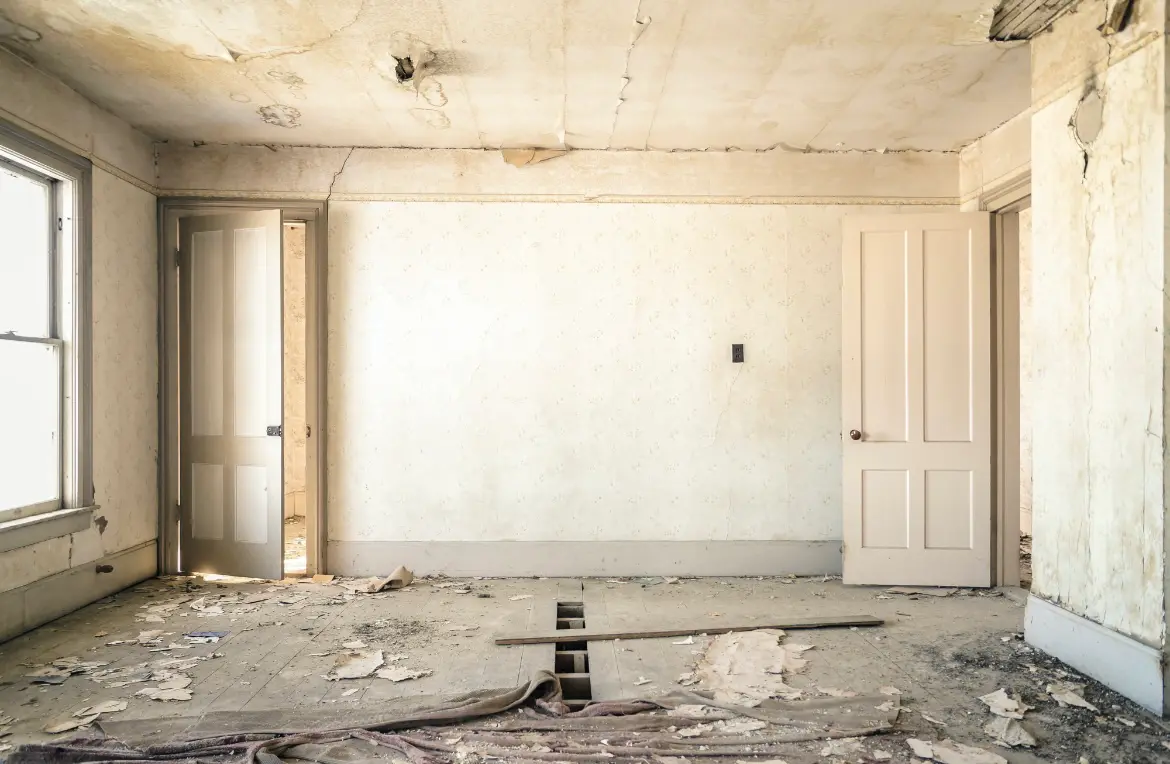 Waste disposal crew managing a cleanout project in Camdenton